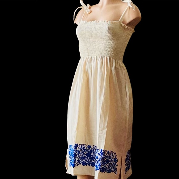 Traditional Mexican Dress from Puebla MX - Picture 1 of 3